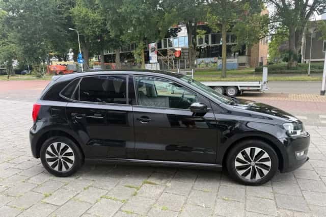 Volkswagen Polo (2017) thumbnail 4