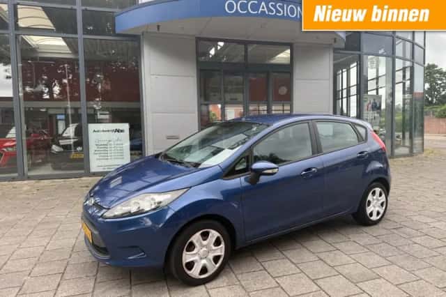 Ford Fiesta (2010) thumbnail 1