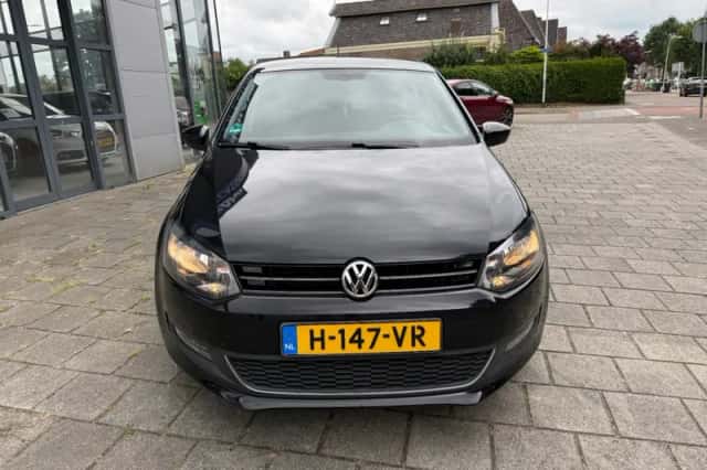 Volkswagen Polo (2013) thumbnail 2
