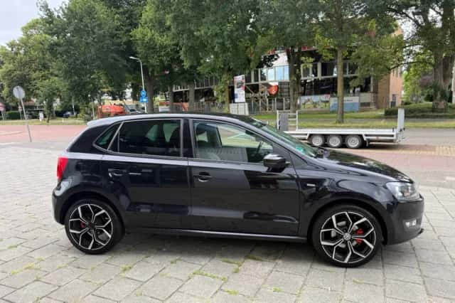 Volkswagen Polo (2013) thumbnail 4