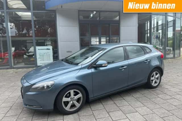 Volvo V40 (2013) thumbnail 1