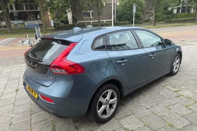 Volvo V40 (2013) thumbnail 4