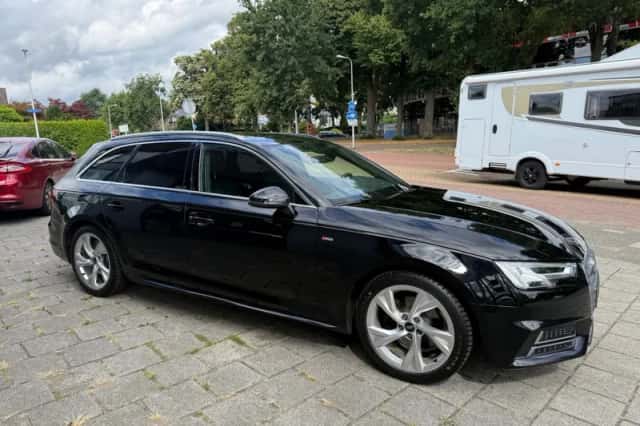 Audi A4 (2018) thumbnail 3