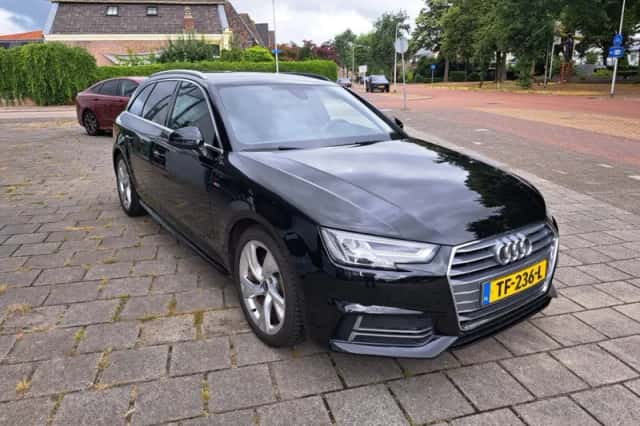 Audi A4 (2018) thumbnail 3