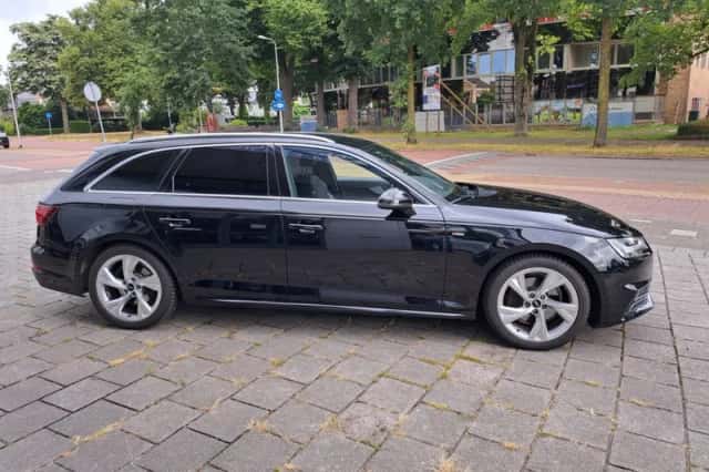 Audi A4 (2018) thumbnail 4