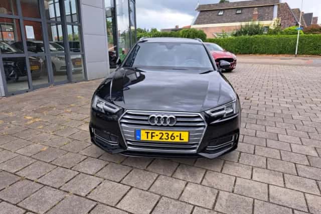 Audi A4 (2018) thumbnail 5