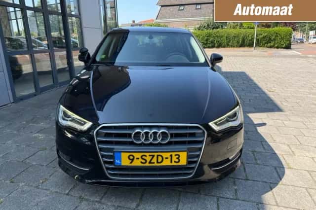 Audi A3 (2014) thumbnail 2