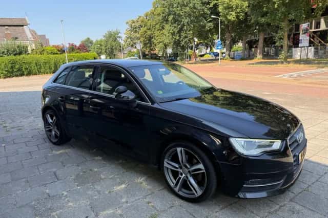 Audi A3 (2014) thumbnail 3
