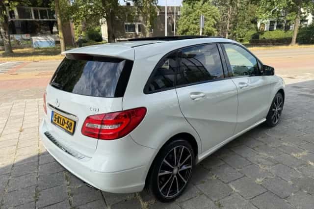 Mercedes-Benz B-Klasse (2013) thumbnail 5