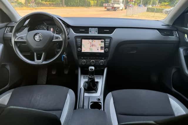 Škoda Octavia (2016) thumbnail 6