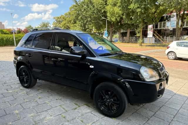 Hyundai Tucson (2007) thumbnail 3