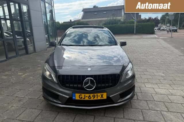 Mercedes-Benz A-Klasse (2013) thumbnail 2