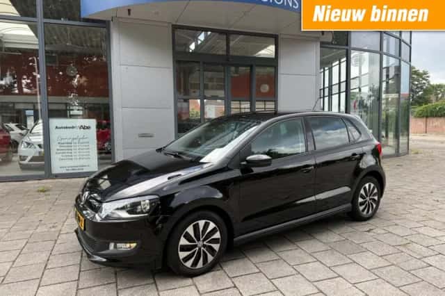 Volkswagen Polo (2015) thumbnail 1