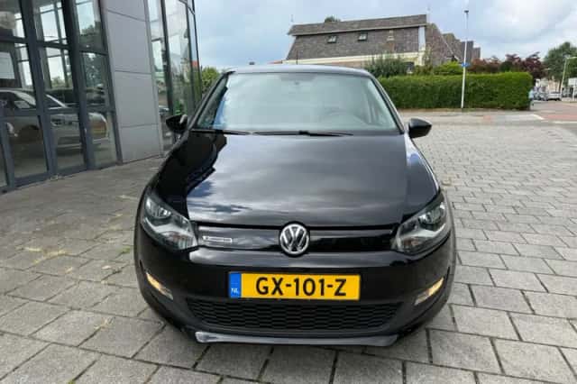 Volkswagen Polo (2015) thumbnail 2