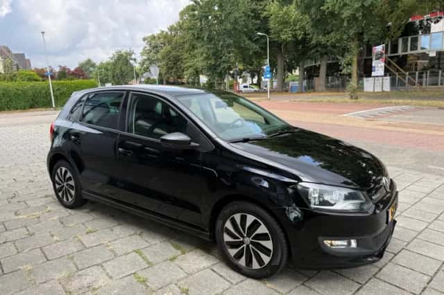 Volkswagen Polo (2015) thumbnail 3
