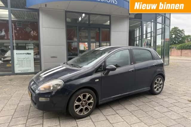 Fiat Punto (2013) thumbnail 1