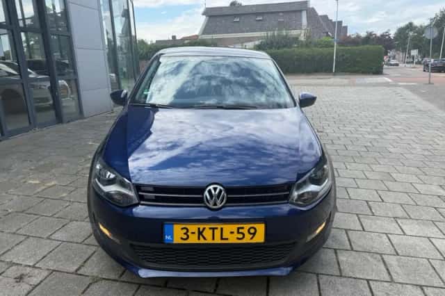 Volkswagen Polo (2013) thumbnail 2