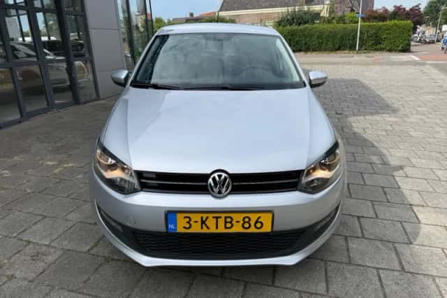 Volkswagen Polo (2013) thumbnail 2
