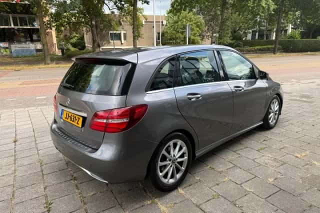 Mercedes-Benz B-Klasse (2016) thumbnail 5
