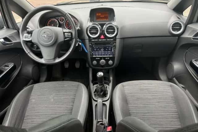 Opel Corsa (2014) thumbnail 6
