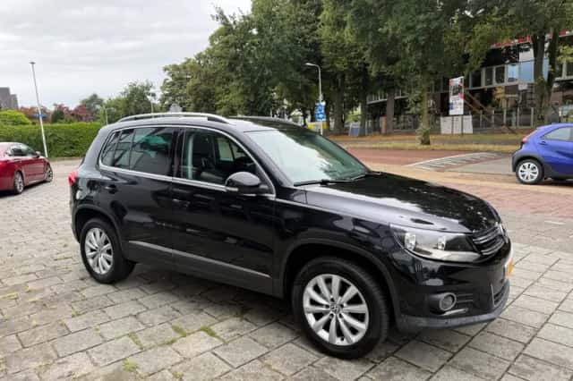 Volkswagen Tiguan (2012) thumbnail 3