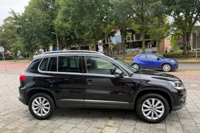 Volkswagen Tiguan (2012) thumbnail 4