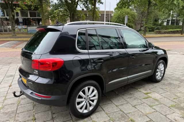 Volkswagen Tiguan (2012) thumbnail 5