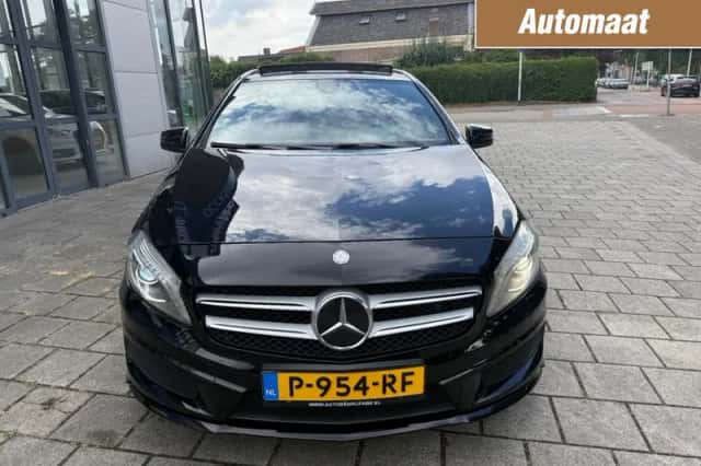 Mercedes-Benz A-Klasse (2013) thumbnail 2