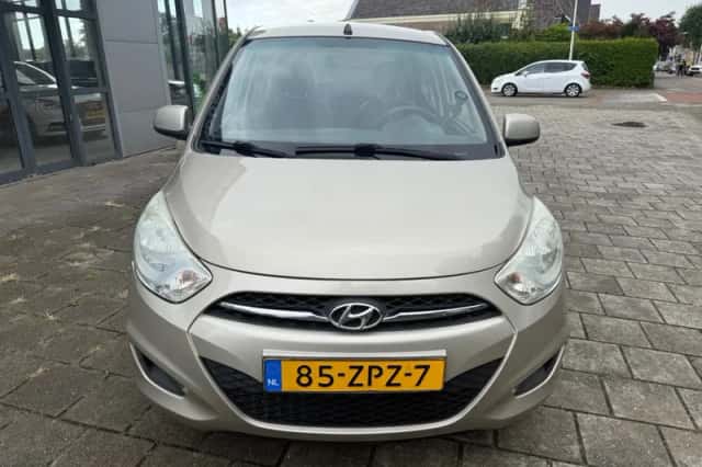 Hyundai i10 (2013) thumbnail 2