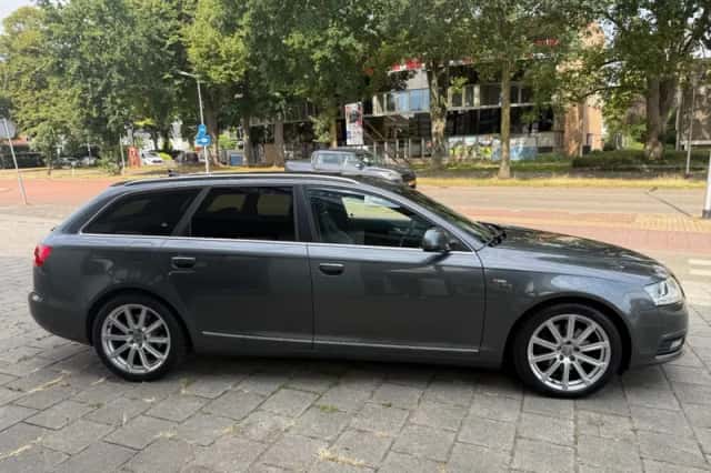 Audi A6 (2010) thumbnail 4