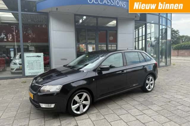 Škoda Rapid (2014) thumbnail 1