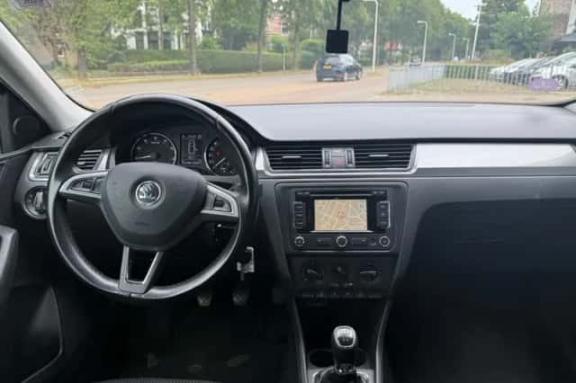 Škoda Rapid (2014) thumbnail 6