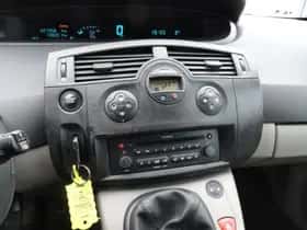 Renault Scénic (2004) thumbnail 16