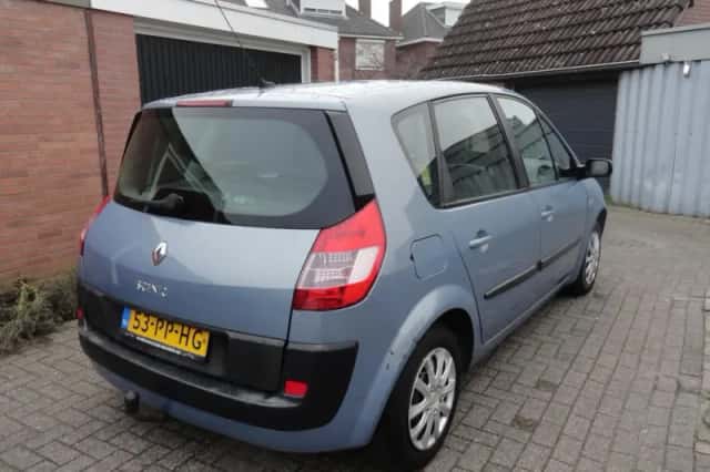 Renault Scénic (2004) thumbnail 5