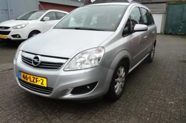 Opel Zafira (2009) thumbnail 1