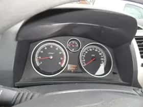 Opel Zafira (2009) thumbnail 20