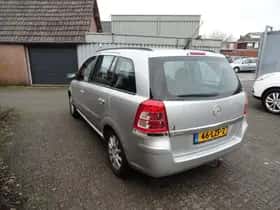 Opel Zafira (2009) thumbnail 6
