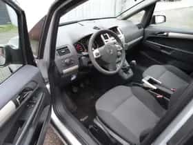 Opel Zafira (2009) thumbnail 8