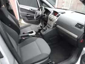 Opel Zafira (2009) thumbnail 10