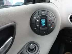 Renault Espace (2003) thumbnail 19
