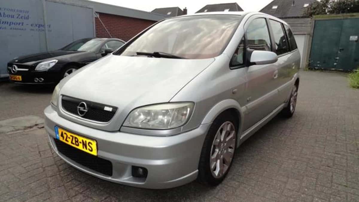 Opel Zafira (2002) — foto 1