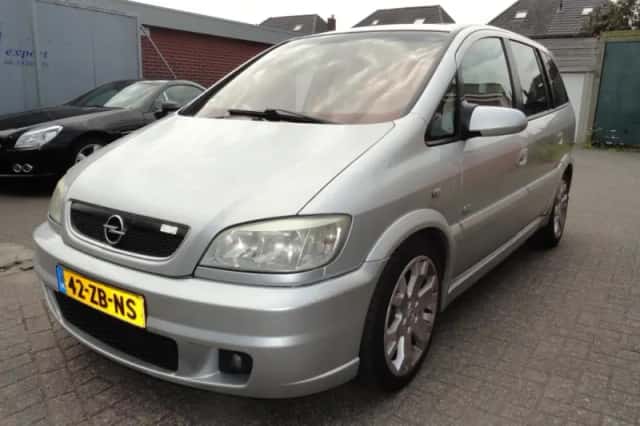 Opel Zafira (2002) thumbnail 2