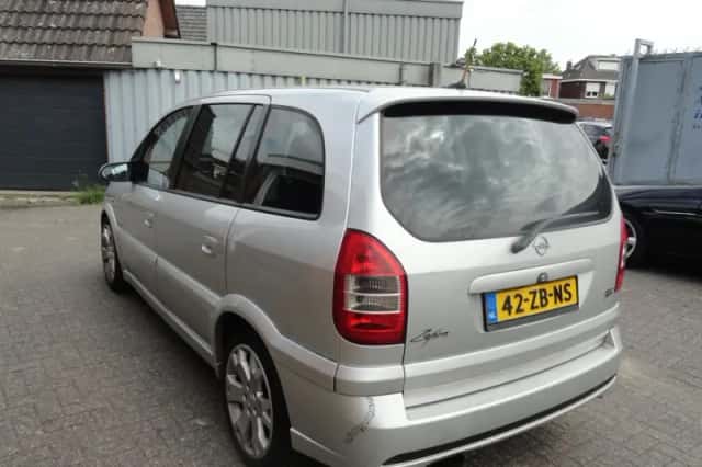 Opel Zafira (2002) thumbnail 6