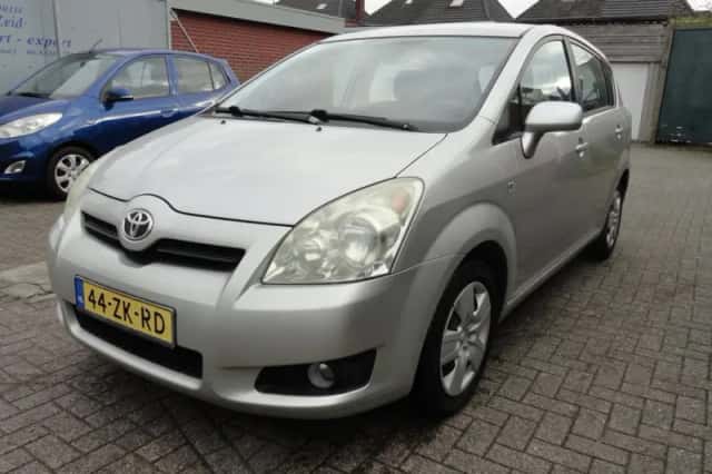Toyota Verso (2008) thumbnail 2
