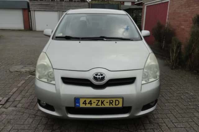Toyota Verso (2008) thumbnail 4