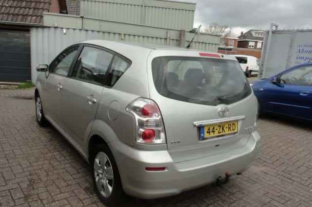 Toyota Verso (2008) thumbnail 6