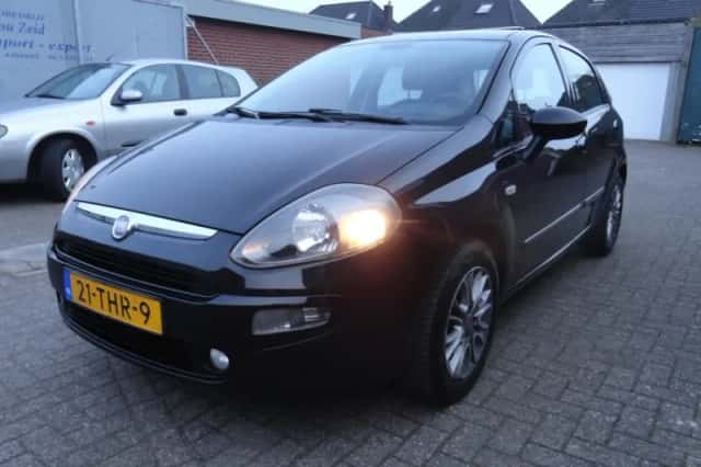 Fiat Punto (2012) thumbnail 2