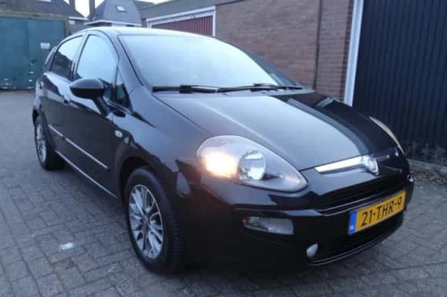 Fiat Punto (2012) thumbnail 3