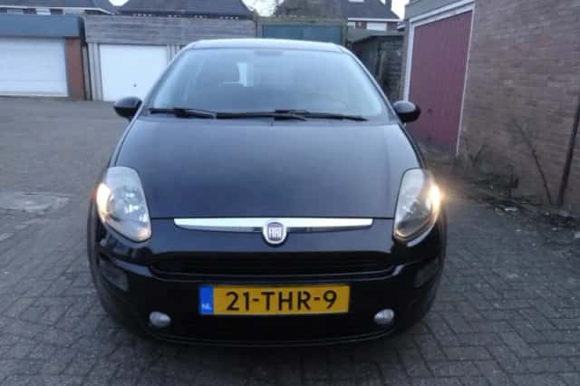 Fiat Punto (2012) thumbnail 4