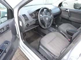 Volkswagen Polo (2007) thumbnail 8